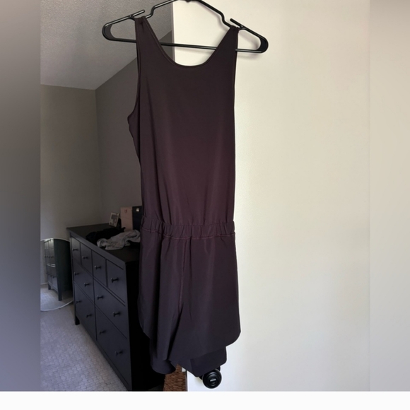 Lululemon open back romper black size 4 - Picture 3 of 4